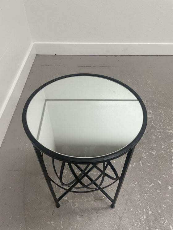 Mirrored Metal Round