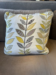  Down Leaf Pattern Pillow