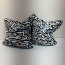  Swirl Pattern Pillow Set