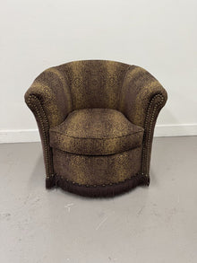  King Hickory Swivel Chair