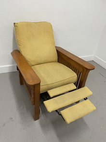  Klaussner Recliner