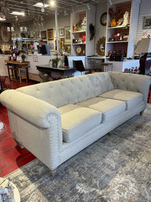  Chesterfield Couch