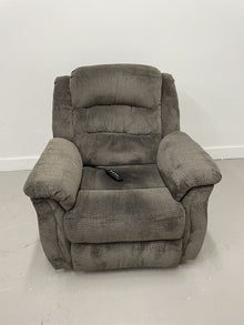  Southern Motion Power Lift Recliner