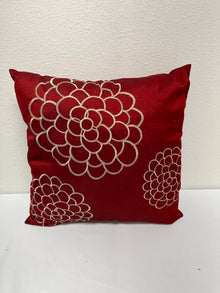  Floral Pillow