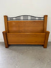 Thomasville Queen Oak Bed